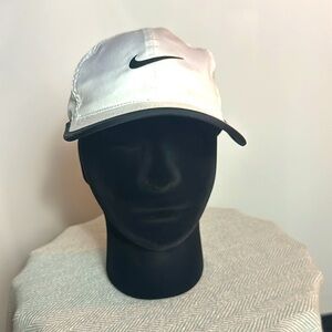 Nike Kids White Cap